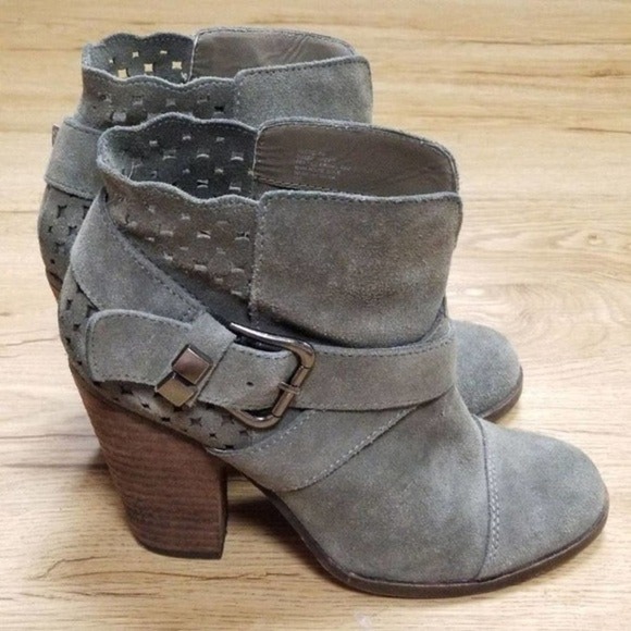 Betsey Johnson Neeto Suede Lazer Cut Buckle Side Stacked Heel Bootie Gray Size 7 - Picture 1 of 6